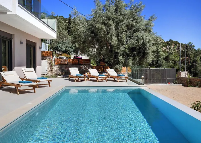 Villa Avaton Apolpaina